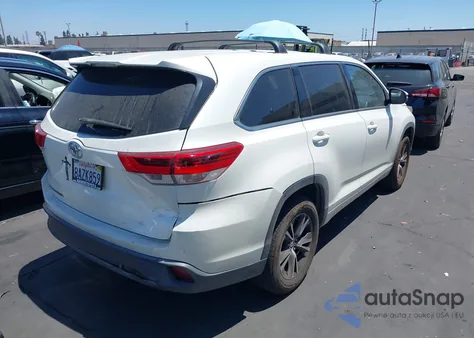 2018 Toyota Highlander Le z USA, uszkodzony, nr VIN 5TDZARFH8JS033218